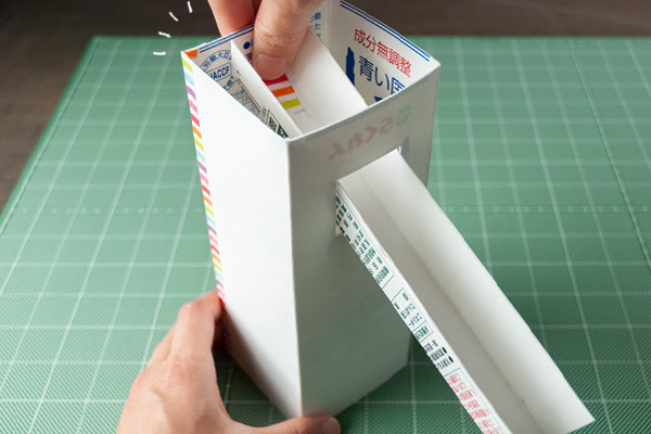 ビー玉コースターの簡単な作り方。雨の日の家遊びにも【昔ながらが”今”楽しい！レトロアートレシピ Vol.8】