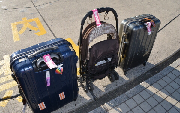 「これさえあれば困らない」子どもと初リゾート“本当に役立つ旅アイテム”