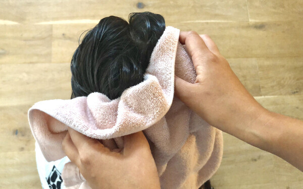 子どものヘアドライ「地味に毎晩疲れる…」ママを助ける“時短”で乾かす4つのテク