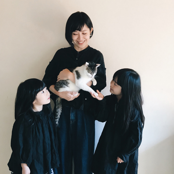 【いぬねこ うちのこ。】みちかちゃん（7歳）かほちゃん（5歳）と猫のコモン／やまがたゆりかさん