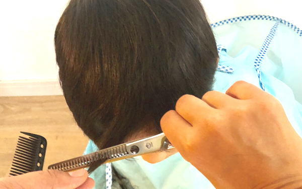 男の子のおうちヘアカット「失敗しない」ママでもできる“たったこれだけ4ステップ”