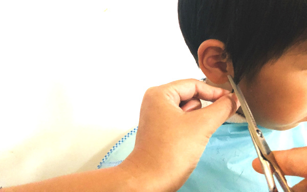 男の子のおうちヘアカット「失敗しない」ママでもできる“たったこれだけ4ステップ”