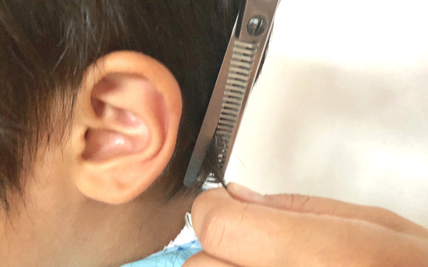 男の子のおうちヘアカット「失敗しない」ママでもできる“たったこれだけ4ステップ”