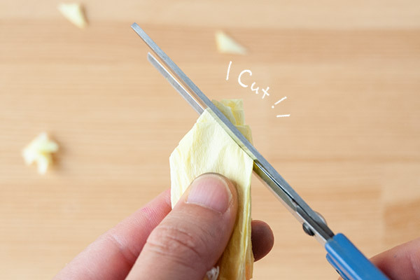 七夕飾りを子どもと手作り！　 簡単にできるにじみ絵の吹流し【昔ながらが”今”楽しい！レトロアートレシピ Vol.9】