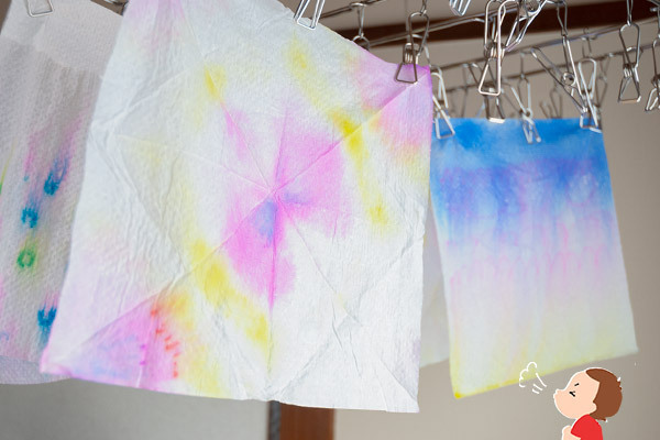 七夕飾りを子どもと手作り！　 簡単にできるにじみ絵の吹流し【昔ながらが”今”楽しい！レトロアートレシピ Vol.9】