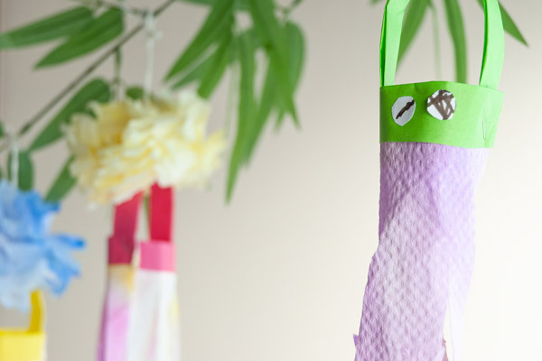 七夕飾りを子どもと手作り！　 簡単にできるにじみ絵の吹流し【昔ながらが”今”楽しい！レトロアートレシピ Vol.9】