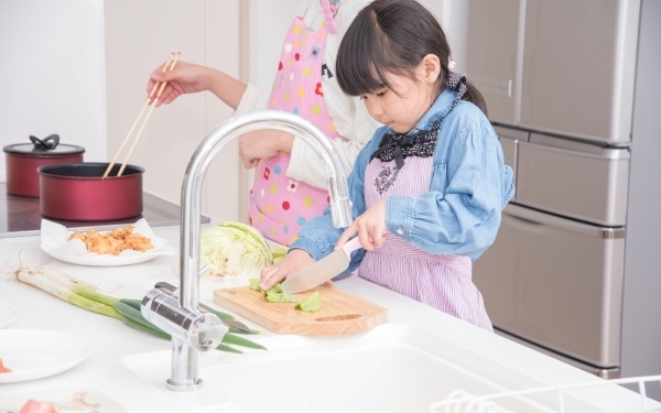 楽しい…それともたいへん？　お子さんと料理、してますか【パパママの本音調査】  Vol.283