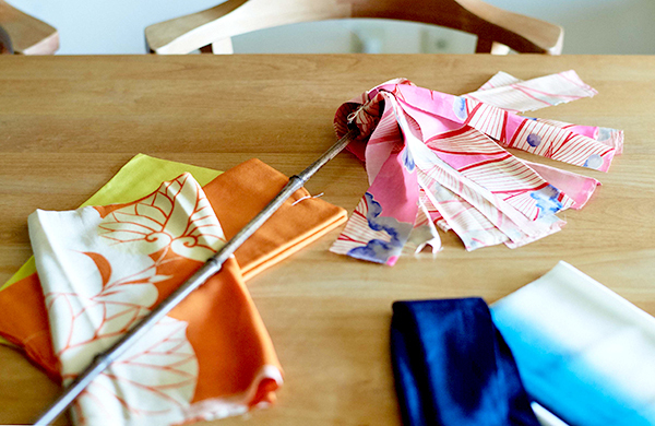 ホコリを溜めない部屋に！ 着物のハギレで作る「はたき」の作り方