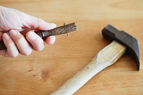 ホコリを溜めない部屋に！ 着物のハギレで作る「はたき」の作り方