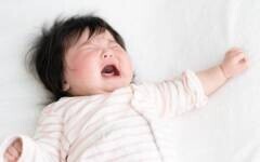 子どもがうまく寝るために「添い寝と別寝、どっちがいいの？」【ママがラクになる“赤ちゃんの寝かしつけ” 第3回】
