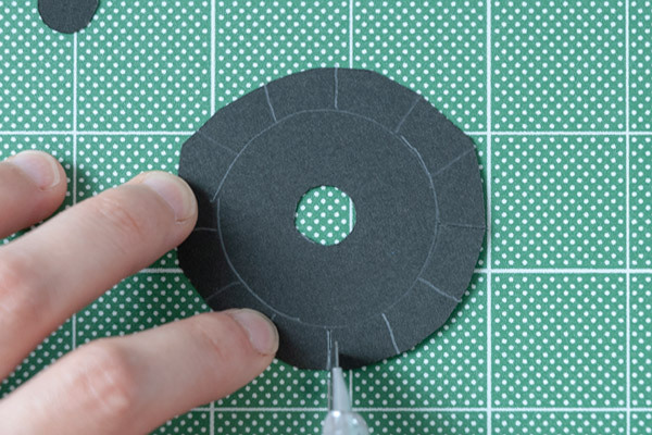 自由研究の工作に！ 100均グッズでできる万華鏡の作り方【昔ながらが”今”楽しい！レトロアートレシピ Vol.11】