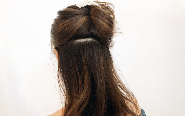 時短ヘアアレンジで脱オバサン化「大人の“こなれ編み”で作るアップヘア」