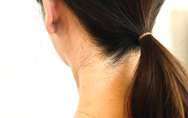 時短ヘアアレンジで脱オバサン化「大人の“こなれ編み”で作るアップヘア」