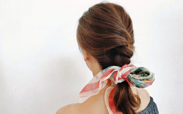 時短ヘアアレンジで脱オバサン化「大人の“こなれ編み”で作るアップヘア」