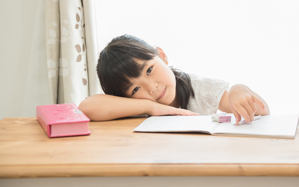 「書くこと」が苦手な子をサポートするには、親の意識改革が必要【花まる式：子どもの“書く力”の育て方 Vol.2】