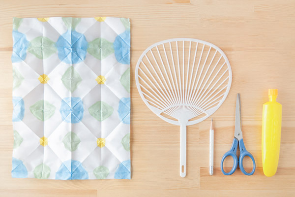 折り染めうちわの作り方！ 親子で楽しむ爽やかリメイク【昔ながらが”今”楽しい！レトロアートレシピ Vol.12】