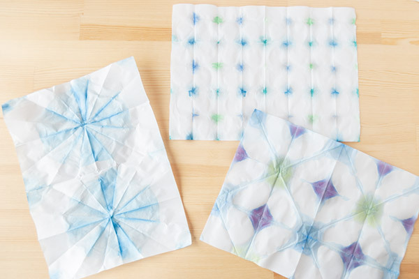 折り染めうちわの作り方！ 親子で楽しむ爽やかリメイク【昔ながらが”今”楽しい！レトロアートレシピ Vol.12】