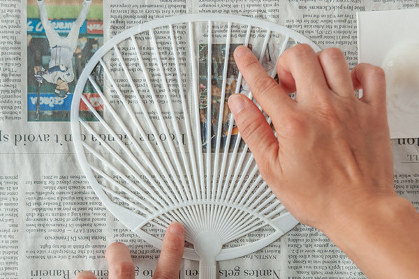 折り染めうちわの作り方！ 親子で楽しむ爽やかリメイク【昔ながらが”今”楽しい！レトロアートレシピ Vol.12】