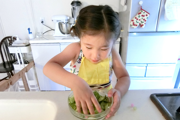 コーンやきゅうり、子どもが嫌いな野菜はどうしたら食べてくれる？【お料理あるある相談室  Vol.4】 