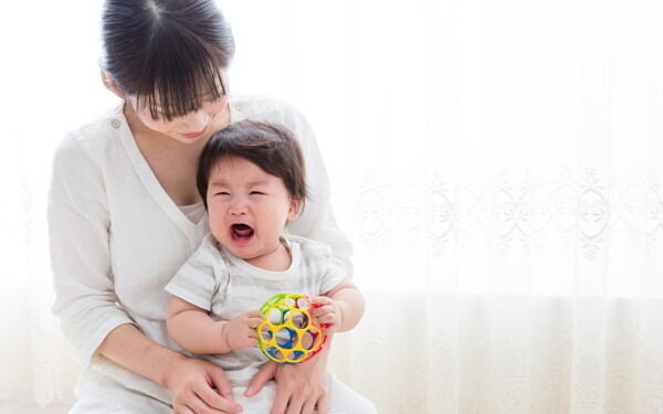 子どもの人見知り「気になるのはどうして？」帰省先で泣かない奥の手【イクメン脳研究者が教える“脳から考える子育て” 第7回】