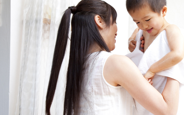 お風呂に一緒に入るのは何才まで？ 息子とママのお風呂事情