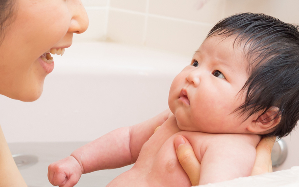 お風呂に一緒に入るのは何才まで？ 息子とママのお風呂事情