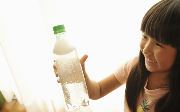 夏休みの自由研究、どうする？「料理を科学する」ナショジオ式、親子で実験！