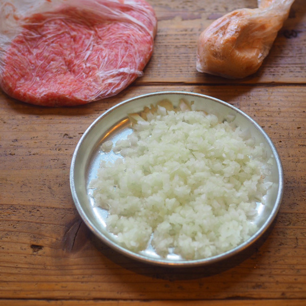 冷めても美味しい「豚ハンバーグ・鶏ハンバーグ」の作り方【MAYAさんちのお弁当レシピ  Vol.1】