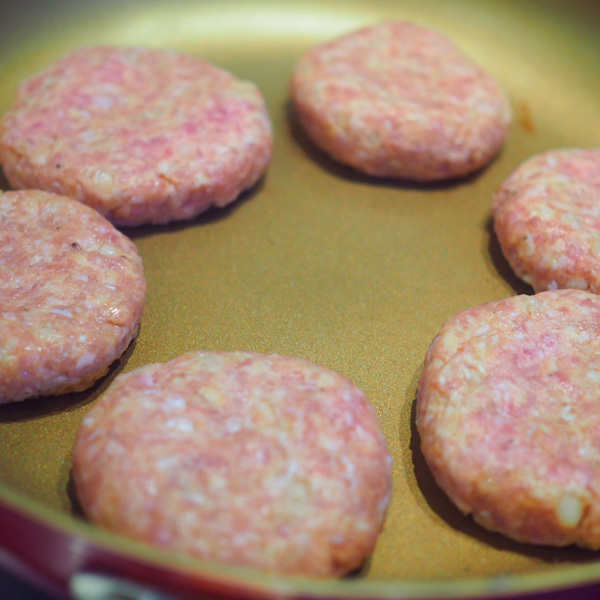 冷めても美味しい「豚ハンバーグ・鶏ハンバーグ」の作り方【MAYAさんちのお弁当レシピ  Vol.1】