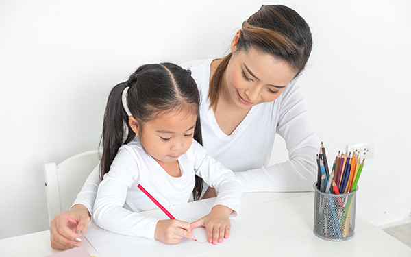 夏休み、イライラ増加するママが90％！ リアル体験談でみえたストレス解消法