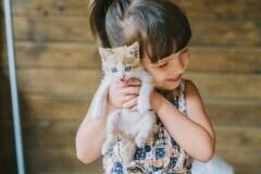 小さな子どもと犬猫たちが  “家庭で共生する”  ためのコツ【友森玲子さんインタビュー】（前編）