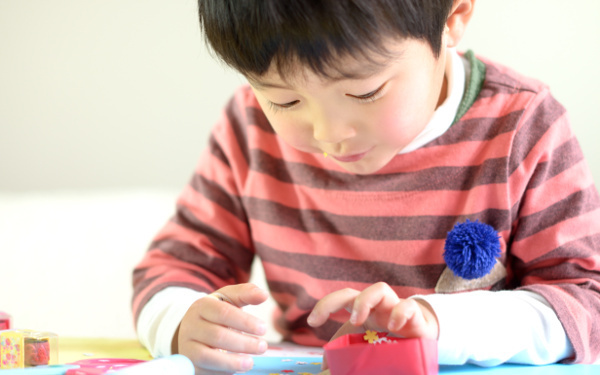 子どもの自己肯定感「ほめて伸ばす」は正しい？　わが子を“自信満々の自己中”にしないために