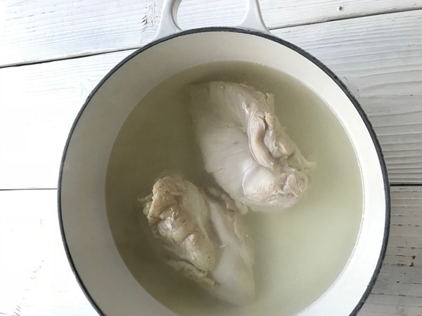 絶対に失敗しない！ ふっくらやわらか「自家製サラダチキン」の作り方【ラクしておいしい！ 子どもごはん  Vol.1】