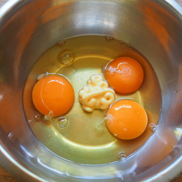 卵焼きを冷めてもふわふわにするコツ！ 甘い卵焼きの定番レシピ【MAYAさんちのお弁当レシピ  Vol.2】