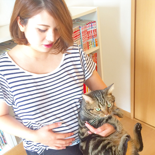 【いぬねこ うちのこ。】3歳の娘さんと猫のポポ（4歳）／りーさん