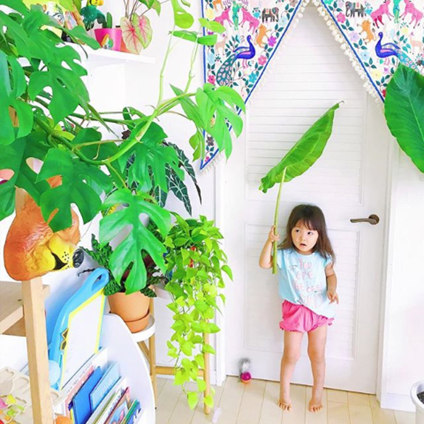 【いぬねこ うちのこ。】3歳の娘さんと猫のポポ（4歳）／りーさん