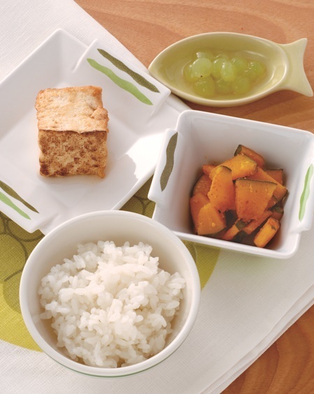 離乳食の栄養「ちゃんと足りてるか不安…」いつから、なにを、どれくらい？【ママ管理栄養士が解決「離乳食のお悩みあるある」 第3回】