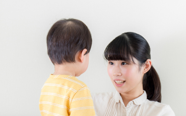 子育て環境の変化が、ママの罪悪感と不安を高めている【ママのイライラ言葉変換辞典 第1回】