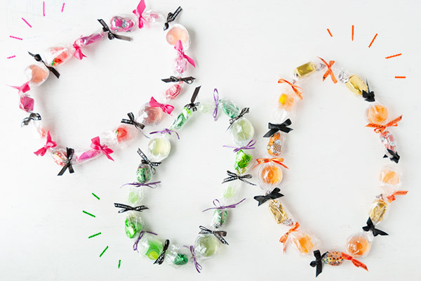 ハロウィンのおもてなしに！ 子どもがよろこぶお菓子のネックレス【昔ながらが”今”楽しい！レトロアートレシピ Vol.15】