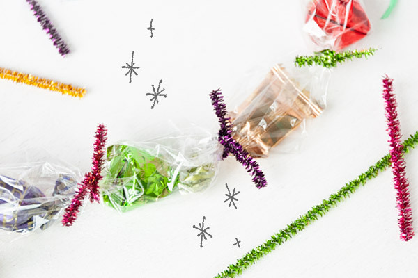 ハロウィンのおもてなしに！ 子どもがよろこぶお菓子のネックレス【昔ながらが”今”楽しい！レトロアートレシピ Vol.15】