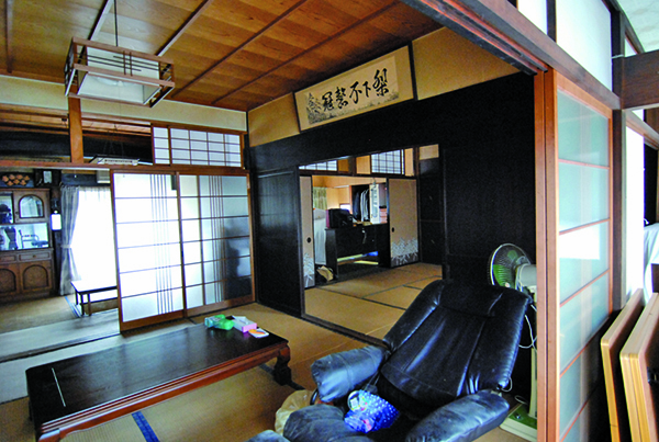 築100年の古民家をセルフリノベーションしました！ どうなる家族？