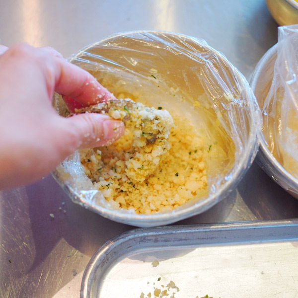 お弁当の揚げ物がサクサクに！「冷めても美味しい衣」の作り方【MAYAさんちのお弁当レシピ  Vol.3】