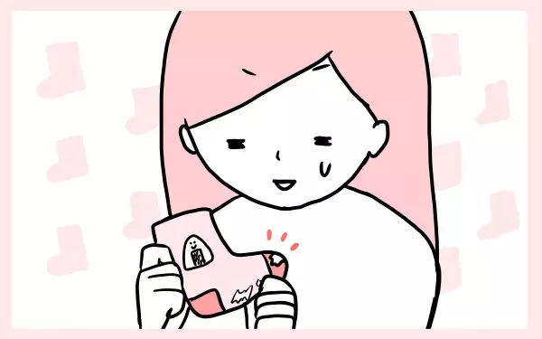 子どものモノが捨てられない！ 思い出の整理に悩んだ結果…【モチコの親バカ＆ツッコミ育児 第56話】