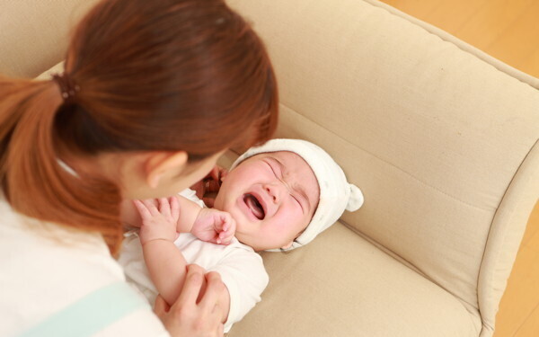 子どもをたたいてしまう親「ダメと分かっているのに…」その心理は？