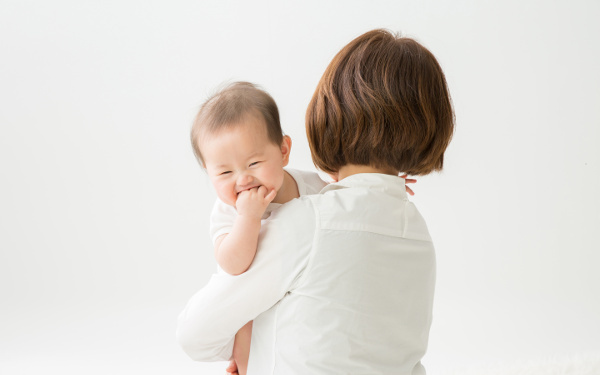 乳児ママ「5～10人の小さなママ・コミュニティ」が居心地良い理由【ママの心が軽くなる「助産師さんの子育てヒント」 第1回】 