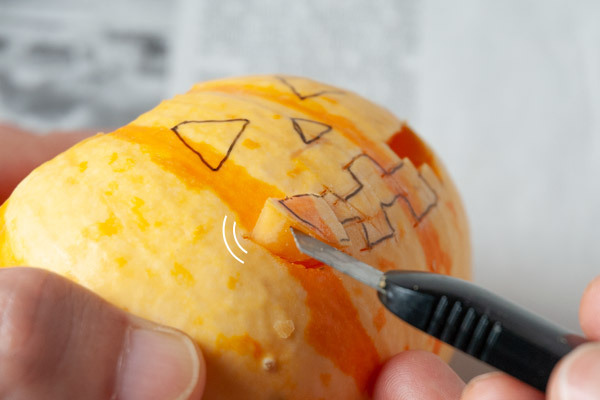 ジャック・オー・ランタン の作り方！　簡単に親子でできるハロウィンかぼちゃ【昔ながらが”今”楽しい！レトロアートレシピ Vol.16】