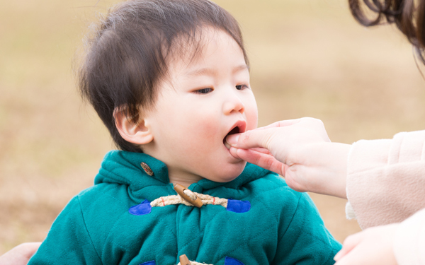 蜂蜜、虫歯、アレルギー「気にしすぎ」で片づけないで！育児の世代間ギャップ