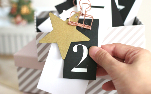 アドベントカレンダーを手作り！ お菓子や電車など好きなものを入れてみよう