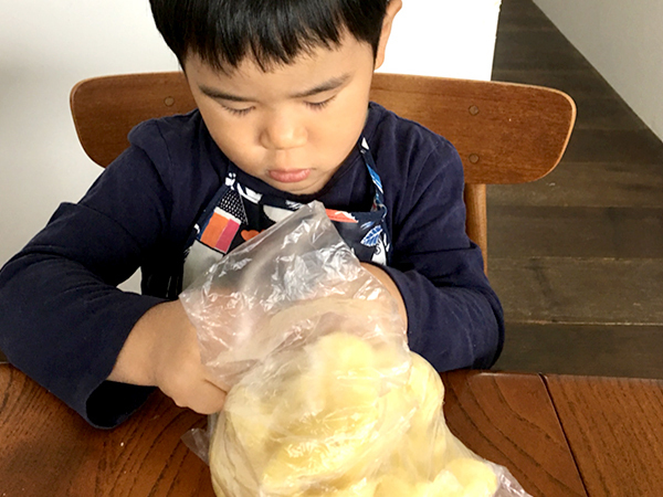 3歳の息子が挑戦！ トナカイやツリーが作れる「クリスマスデコレシピ」【子どもに料理を教えたい！  Vol.4】