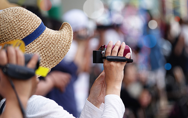ママ大忙しの運動会。場所取り、弁当、撮影…どうすれば楽になる？